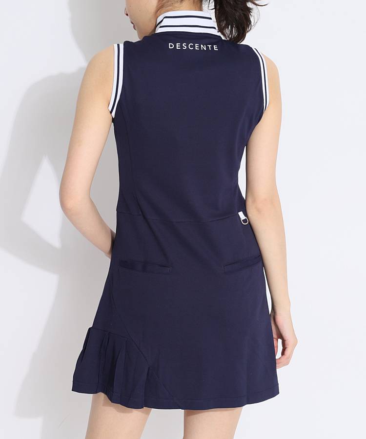 デサントゴルフ　ノースリーブワンピース　ネイビー デサントゴルフ DE 速乾Stretchプリーツ切替ノースリーブワンピース