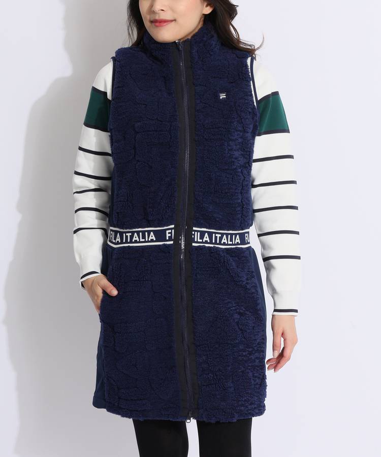 🖤CUARTO UNITED 24FW COLLECTION🖤 袖部分に中わたナイロン生地を使用した切替デザインのファーワンピース。  ゆったりとしたサイズ感で着心地も快適です。身頃はボアになっていて保温性抜群🙆‍♀️ #cuartounited #ゴルフウェア #ゴルフ女子 #ゴルフ男子  #秋冬コーデ 