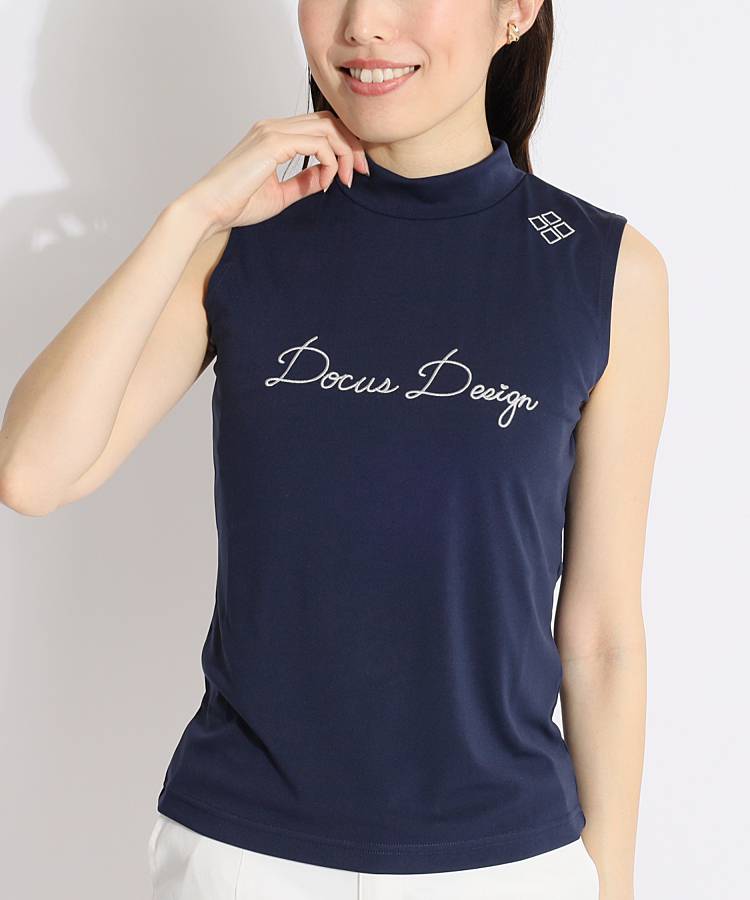 DC フロント刺繍ロゴモックネックノースリーブ